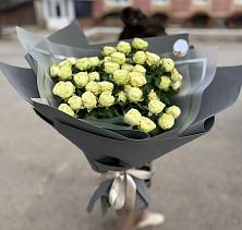 Букет Белые кустовые розы Солинеро в Кондратово