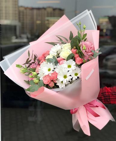 Букет цветов из: Розы, Лизиантусы и Хризантемы в Кондратово